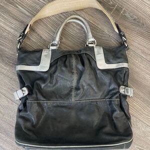 TRACY REESE BLACK/SILVER LEATHER HANDBAG